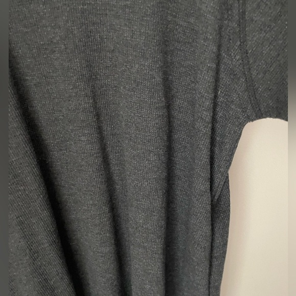 Umgee Mixed Media Gray Thermal Pullover Size Large - Picture 3 of 7